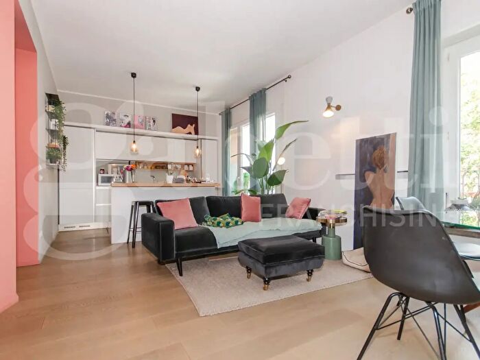 Appartamento trilocale in affitto in Via Caroncini, Milano