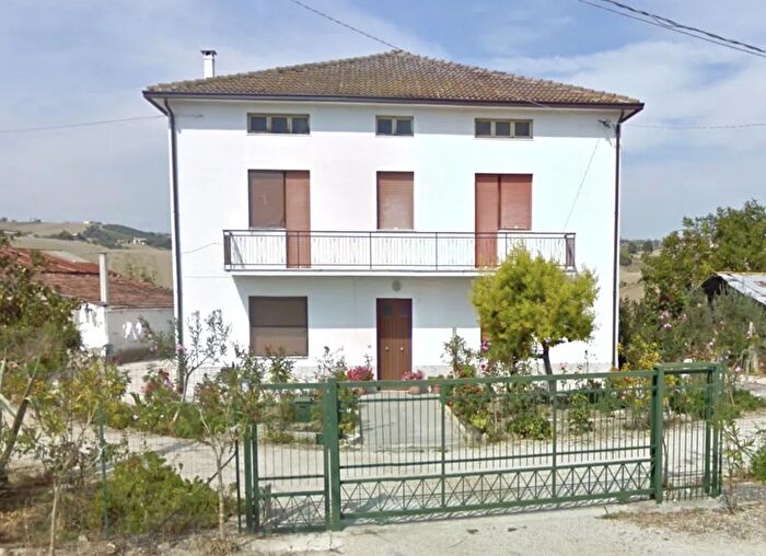 Appartamento con 7 locali in vendita in SantEusanio Del Sangro