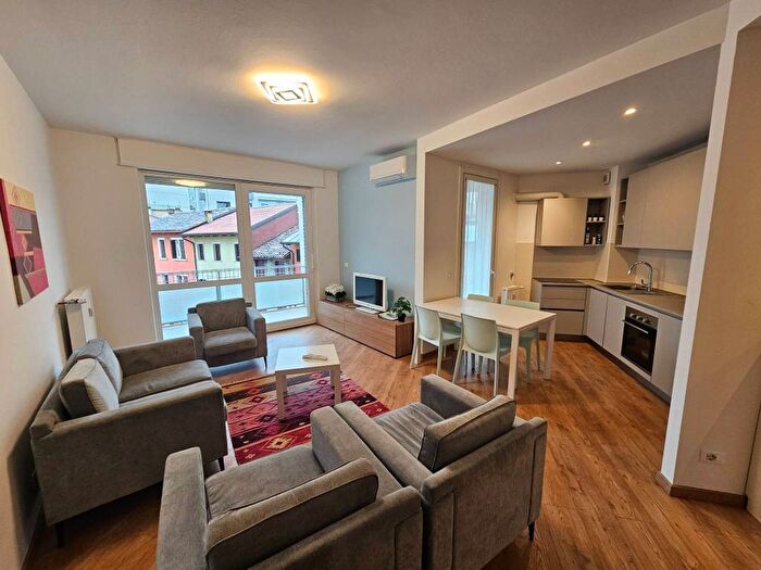 Appartamento trilocale in affitto in Piazza Chiavris, Vat Paderno, Udine