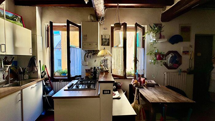 Case in Vendita e in Affitto - 2