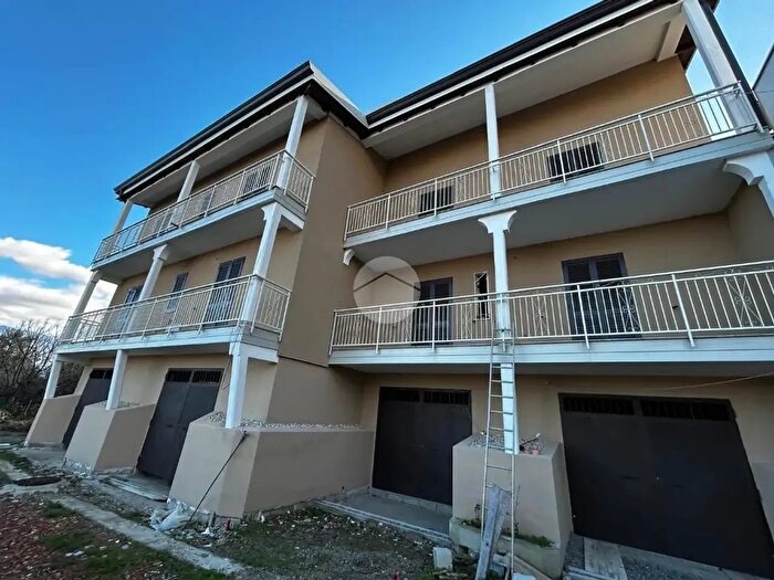 Appartamento quadrilocale in vendita in Contrada Timpone degli Ulivi, Cosenza