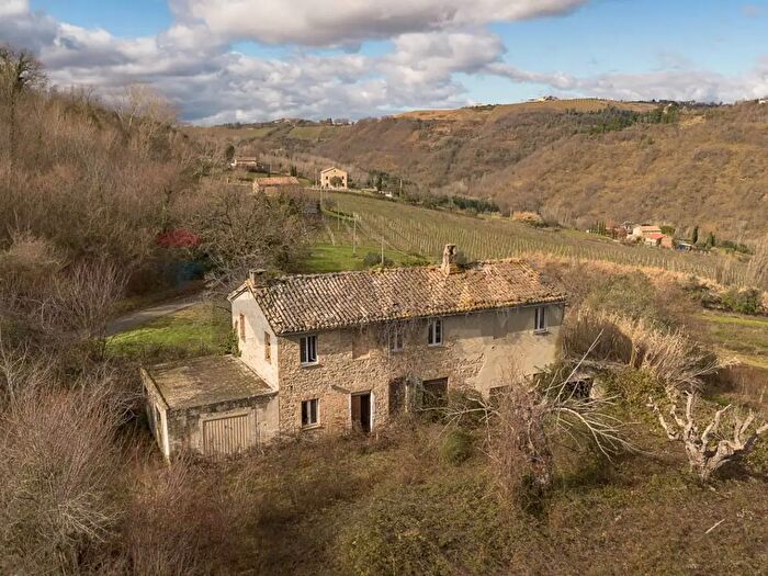 Casa in vendita in Contrada Pratelli, Rosora