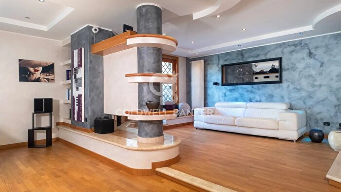 Casa con 5 locali in vendita in Via Bocenago, Roma