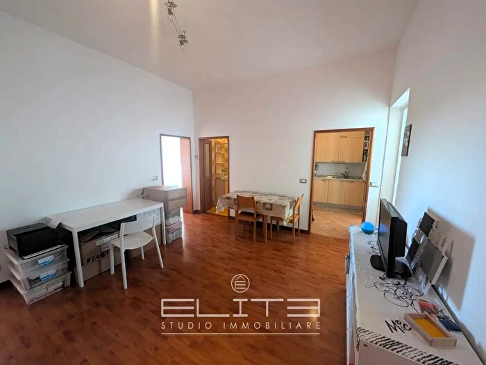 Appartamento trilocale in affitto in Piazza Ugo Bassi, Ancona