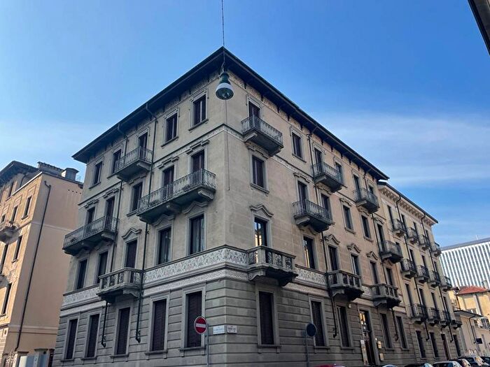 Appartamento con 6 locali in affitto in Via Villa Giusti, Pozzo Strada, Torino