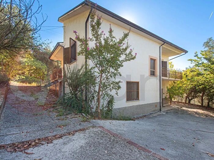 Casa con 11 locali in vendita in Via Tramonti Snc, Arce