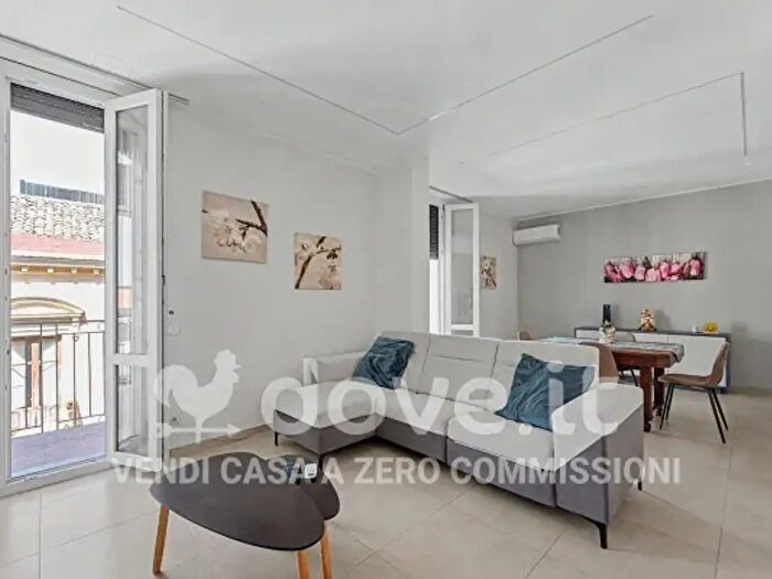 Appartamento con 5 locali in vendita in Via Rabbordone, Catania