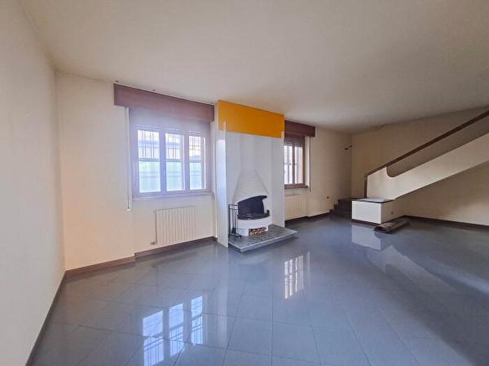 Casa quadrilocale in vendita in Piazza Giuseppe Mazzini, San Giorgio Su Legnano