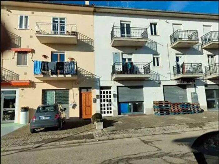 Appartamento con 5 locali in vendita in Via Italia, Gissi