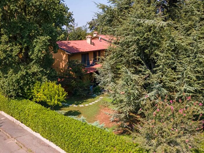 Casa con 5 locali in vendita in Via Boccaccio, Lesmo