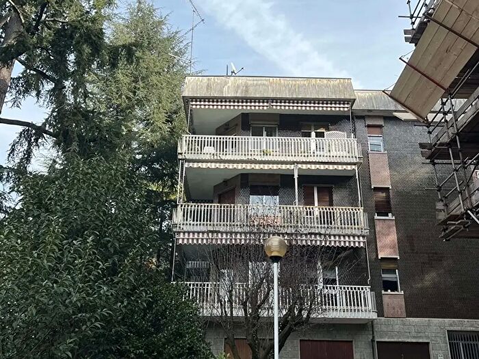 Appartamento con 6 locali in vendita in Strada Comunale di Cavoretto, Torino