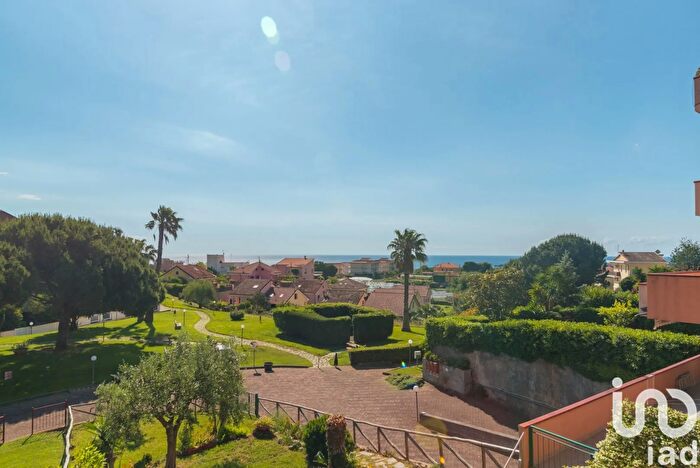 Appartamento trilocale in vendita in Via Asti, Ceriale