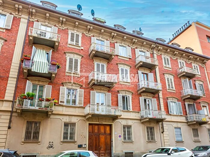 Appartamento trilocale in vendita in Via Pier Dionigi Pinelli, Torino