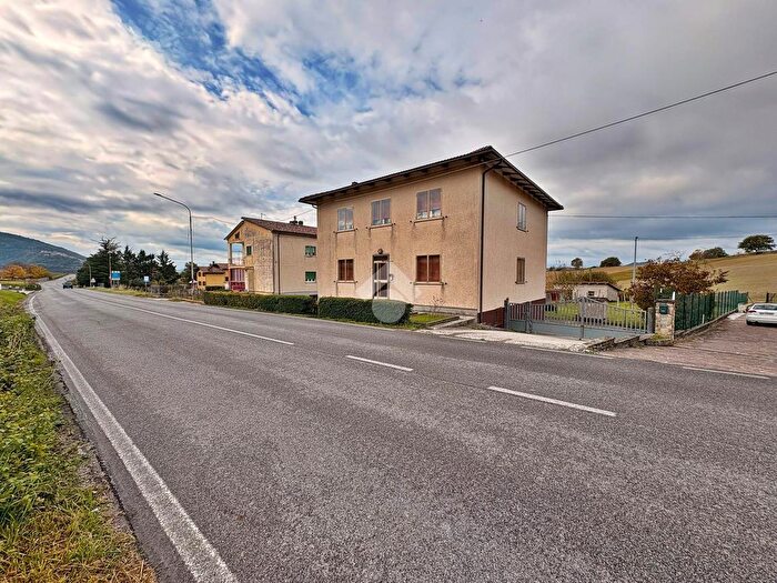 Casa con 13 locali in vendita in Via Ss, Fossato Di Vico