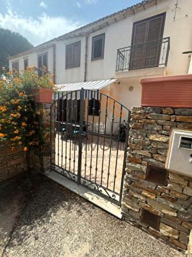 Casa con 5 locali in vendita in Via San Vito Oltre Il Brenta, San Vito Lo Capo