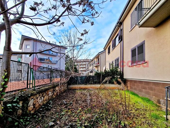 Appartamento quadrilocale in vendita in Via Stefano Santucci, L'Aquila