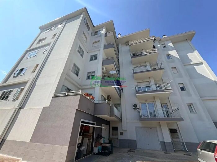 Appartamento con 6 locali in vendita in Via Pietro Nenni, Ragusa