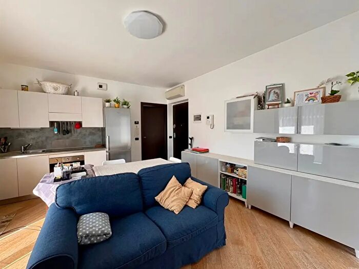 Appartamento bilocale in affitto in Via Manzoni, Busnago