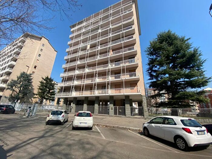 Appartamento trilocale in vendita in Torino