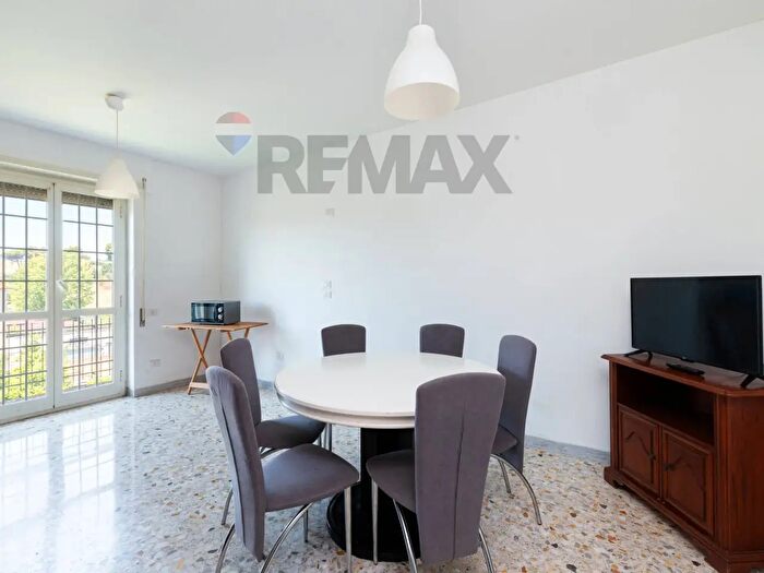 Appartamento quadrilocale in vendita in Via Petrella Salto, Roma