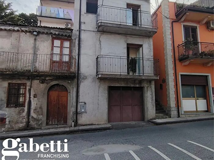 Casa con 5 locali in vendita in Via Nino Dante, San Piero Patti