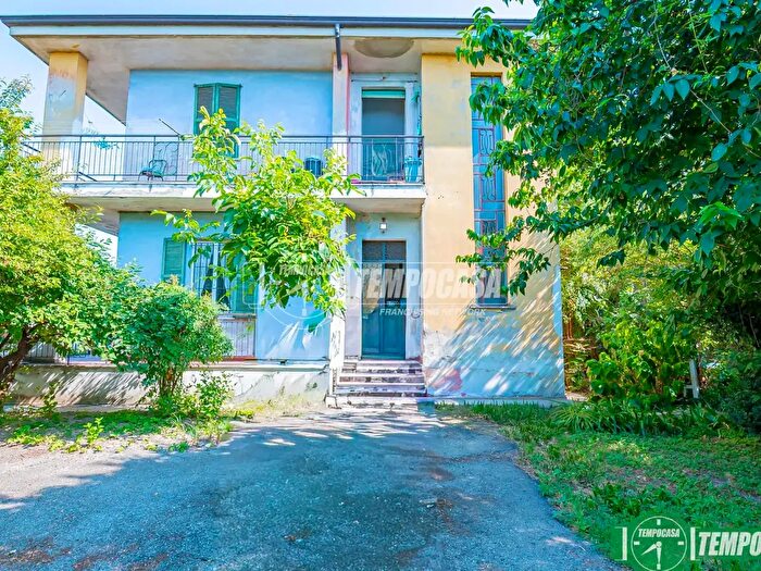 Casa con 5 locali in vendita in Via Isola Rota, Pieve Fissiraga