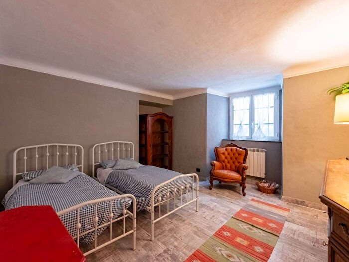 Appartamento quadrilocale in affitto in Via Caffaro, Castelletto, Genova