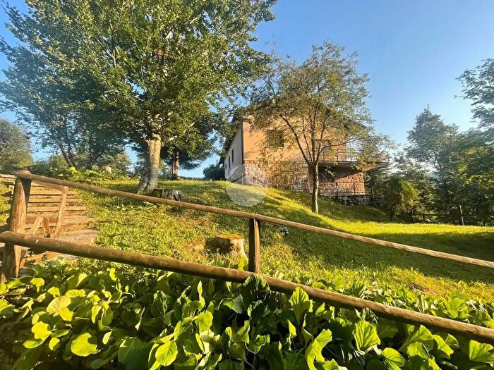 Casa trilocale in vendita in Località Dosso, Ferrara Di Monte Baldo