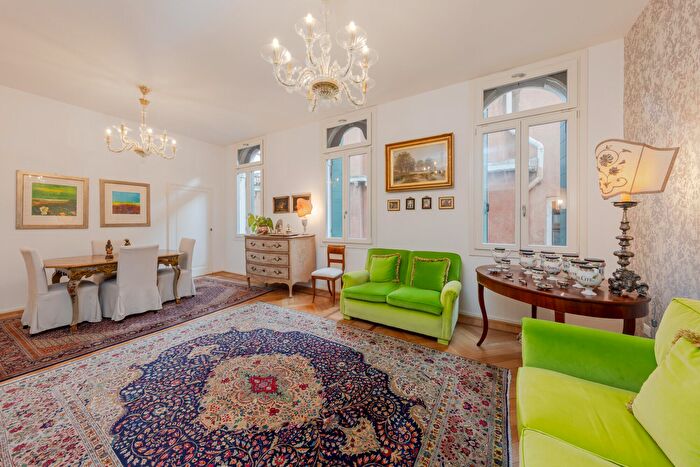 Appartamento con 5 locali in vendita in Venezia