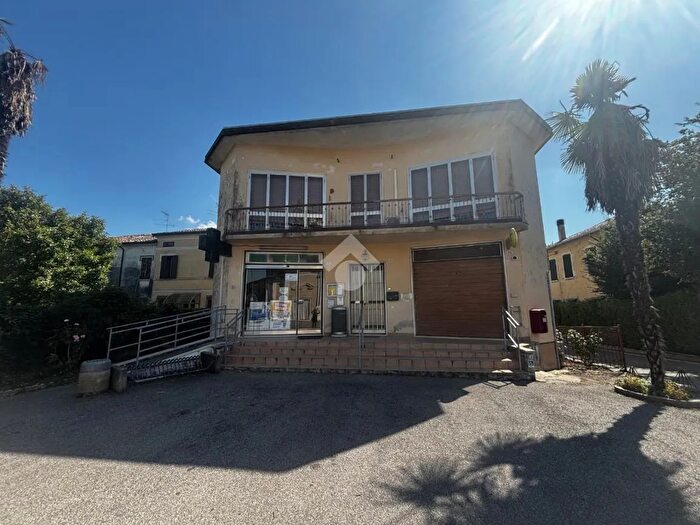 Casa con 5 locali in vendita in Via Romeo Romei, San Benedetto Po