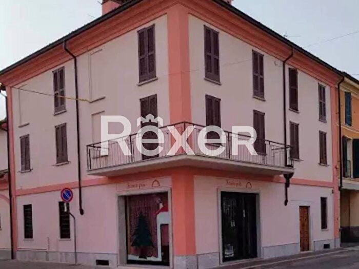 Casa con 6 locali in vendita in Via Guglielmo Marconi, Centro, Dorno