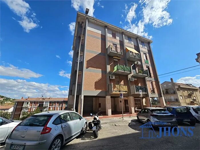 Appartamento trilocale in vendita in Via Resistenza, Enna