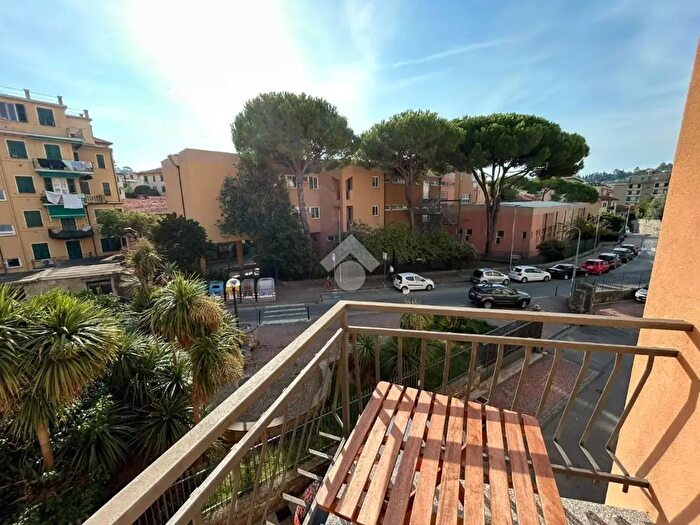 Appartamento con 5 locali in vendita in Via Enrico Paolucci, Rapallo