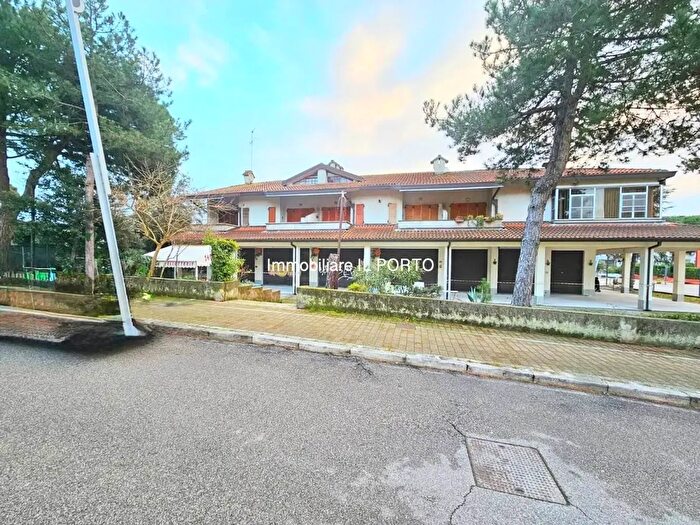 Appartamento con 5 locali in vendita in Comacchio