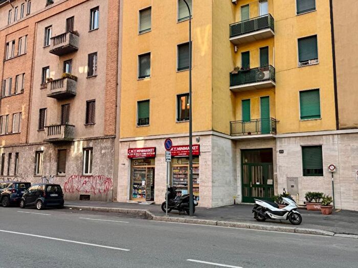 Appartamento trilocale in affitto in Via Gioacchino Murat, Dergano, Milano
