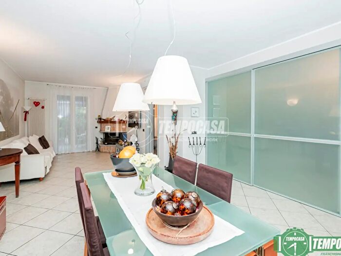 Casa quadrilocale in vendita in Via dei Mille, San Giuliano Milanese