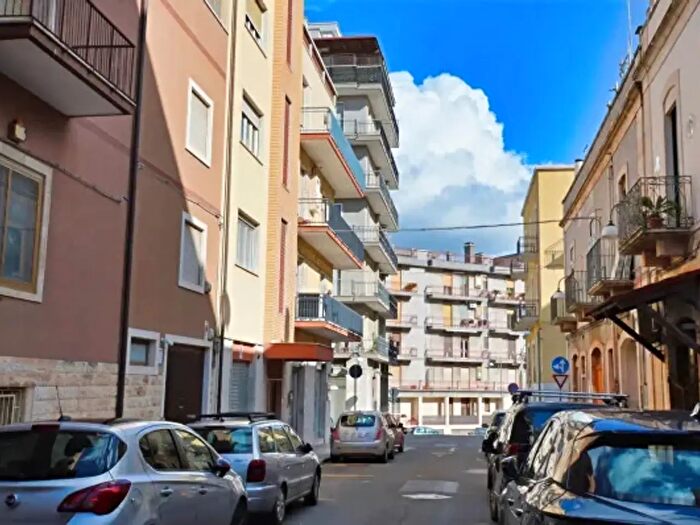 Appartamento quadrilocale in affitto in Via Derna, Putignano