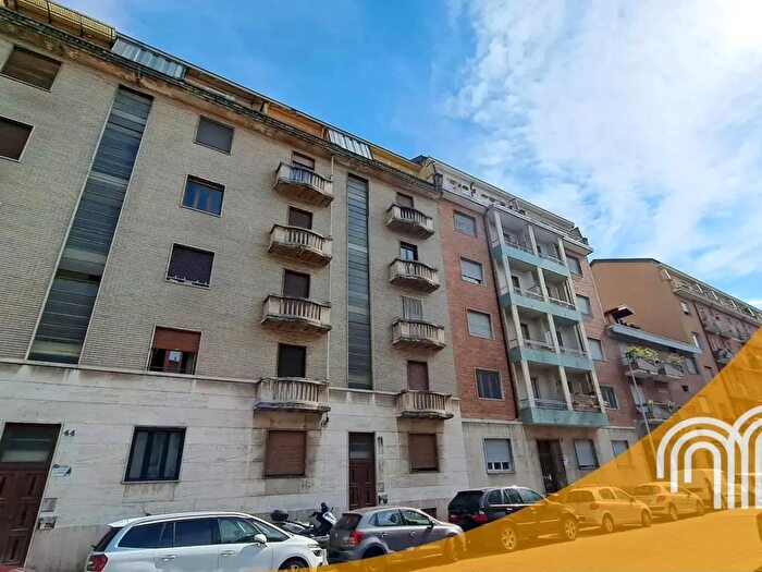 Appartamento bilocale in vendita in Via Oslavia, Torino