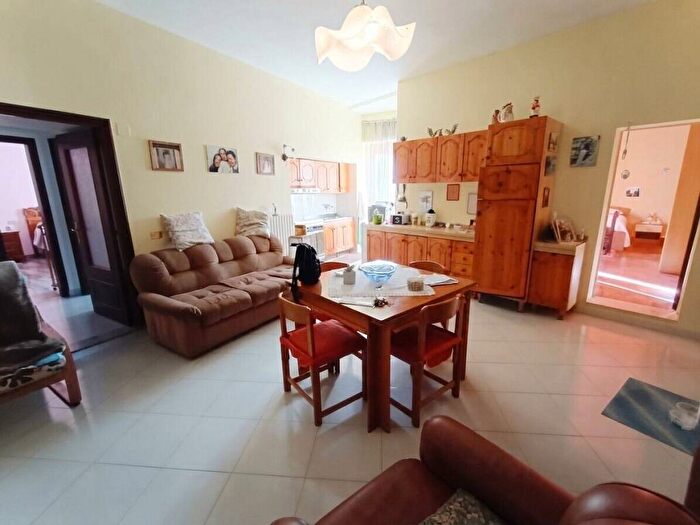 Appartamento trilocale in affitto in Carlantonio De nigris, Centro, San Giuliano del Sannio
