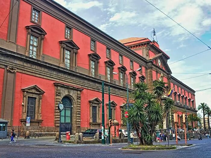 Appartamento bilocale in vendita in Via del Priorato, Napoli