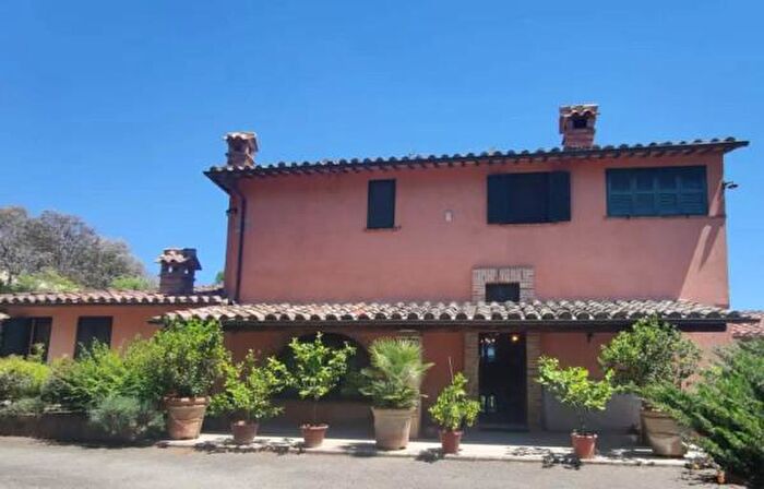 Casa con 6 locali in vendita in Via del Patollo, Corciano