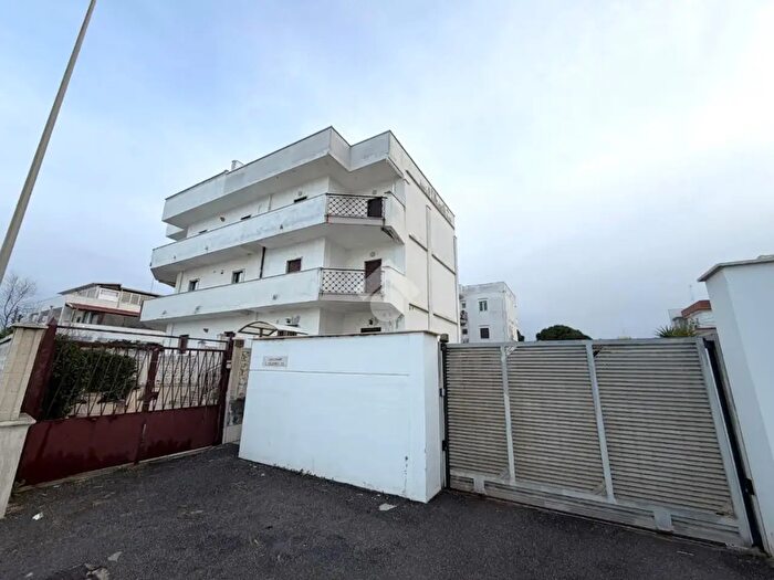 Appartamento trilocale in vendita in Lungomare Cristoforo Colombo, Bari