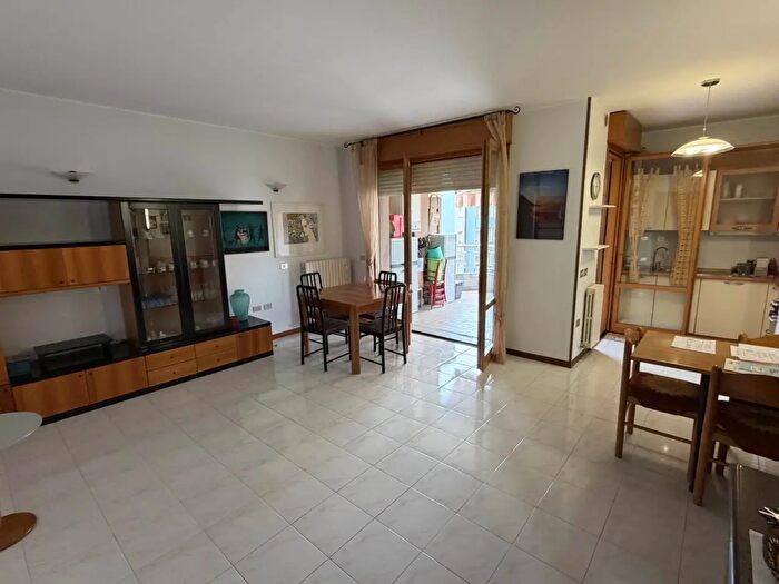 Appartamento quadrilocale in vendita in Corso Gui, Fano