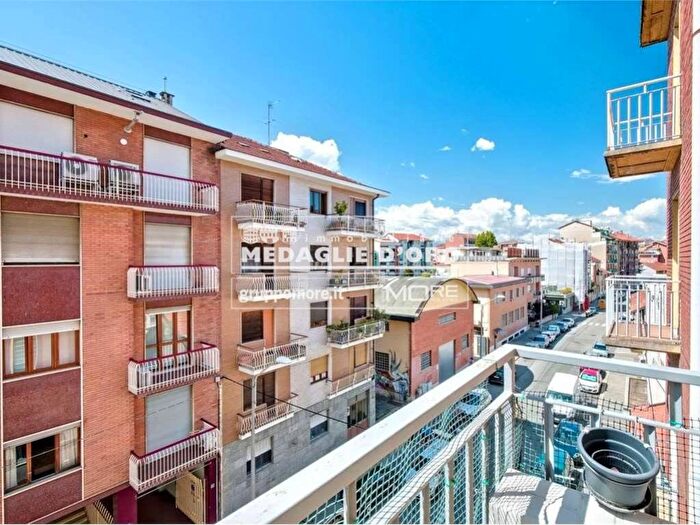 Appartamento trilocale in affitto in Via Villa Giusti, Pozzo Strada, Torino