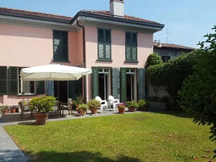 Casa quadrilocale in vendita in Via Giacomo Matteotti, Besana In Brianza