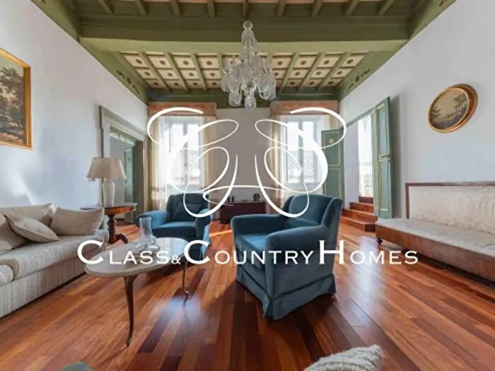 Appartamento con 5 locali in vendita in Via Giulia, Roma