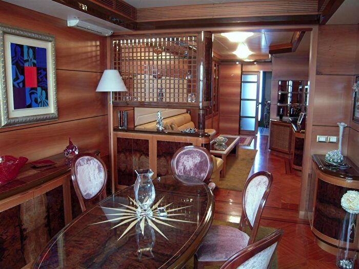 Casa con 7 locali in vendita in Viareggio