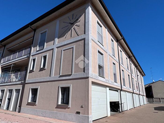 Appartamento quadrilocale in vendita in Via Don Minzoni, Binasco