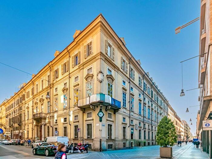 Appartamento bilocale in affitto in Via Camillo Benso di Cavour, Via Roma, Torino