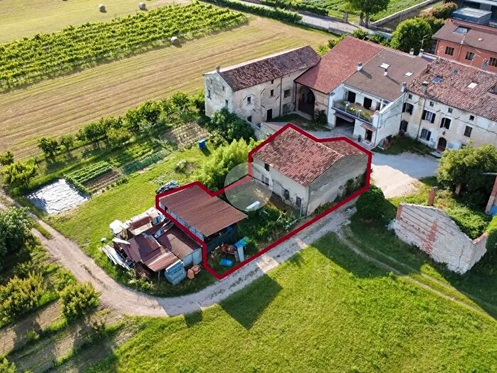 Appartamento con 5 locali in vendita in Via Fermo Sisto Zerbato, Tregnago
